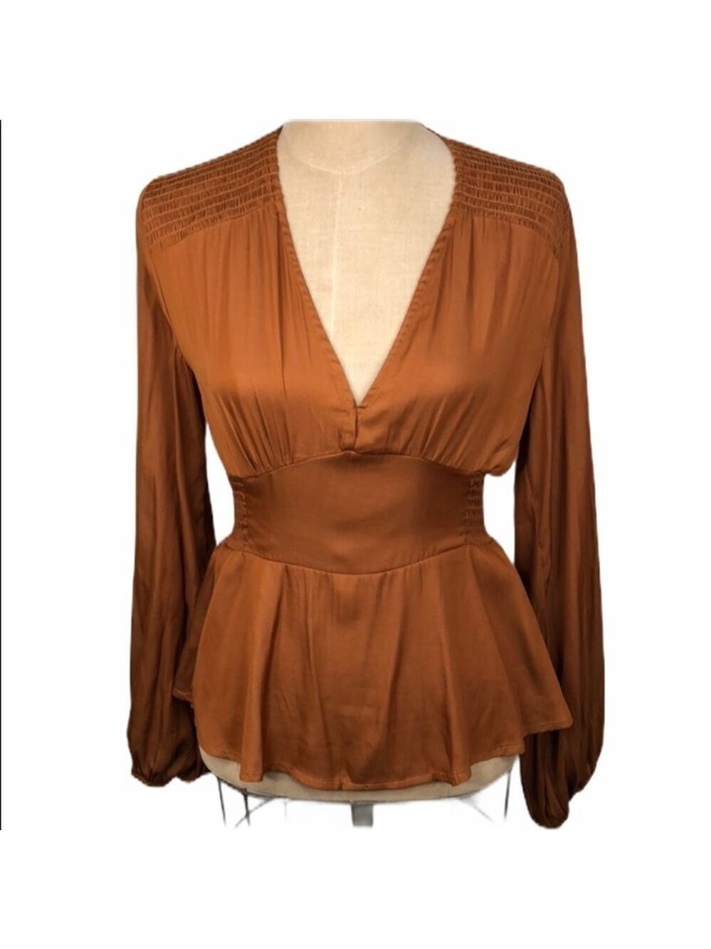 CROSBY & Spring Vee neck‎ peplum style top